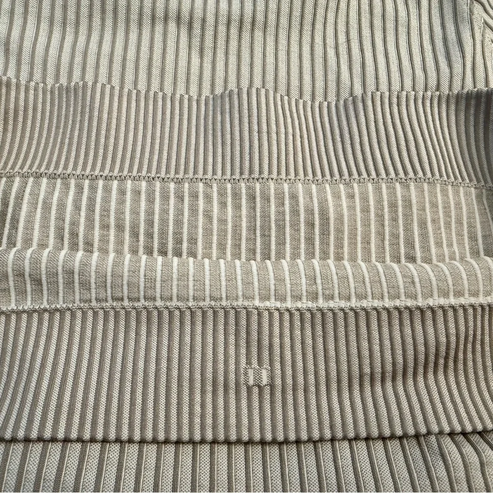 Lululemon Rest Less Pullover - Picture 4 of 4